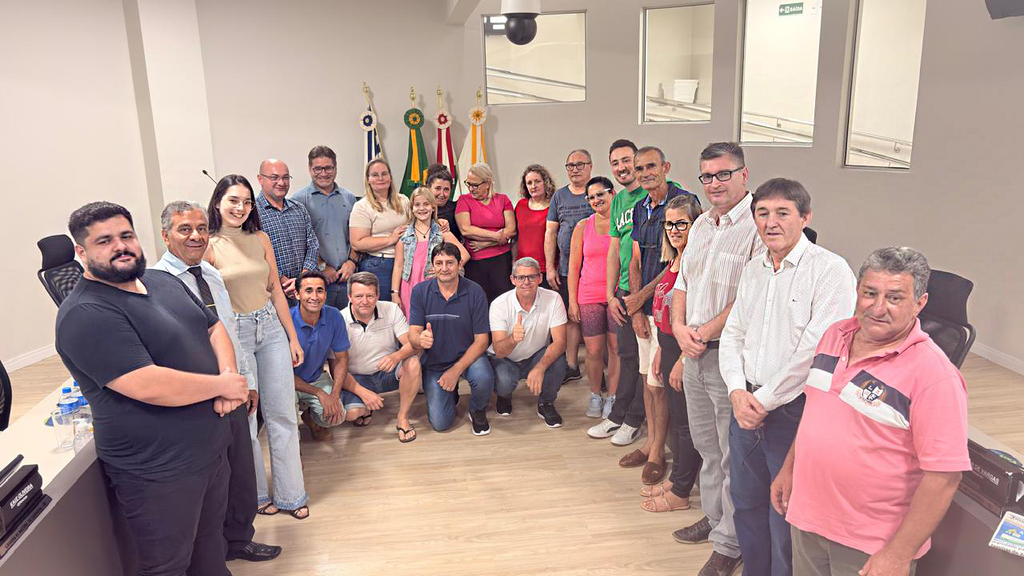 Câmara de Vereadores de Capinzal realiza 40ª Sessão Ordinária de 2025 e destaca avanços, homenagens e cobranças da comunidade