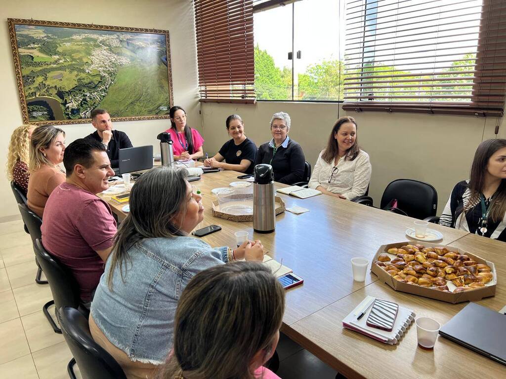 A Secretaria Municipal de Assistência Social, realizou uma importante reunião sobre o tema “Inclusão Socioprodutiva – Cidade Empreendedora/SEBRAE”