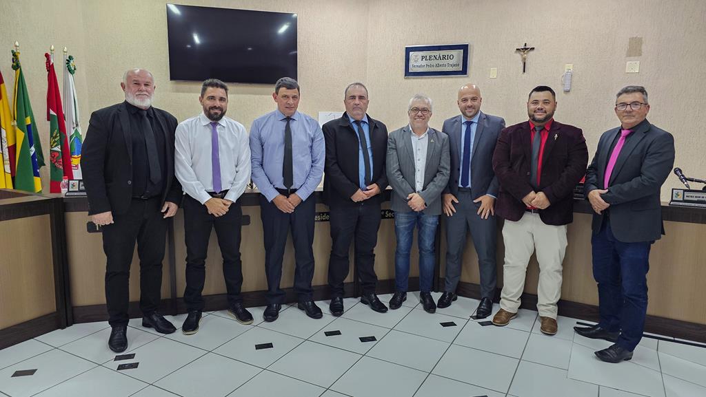 DIRETOR DA UNESC ARARANGUÁ FAZ  EXPLANAÇÃO NA CÂMARA DE VEREADORES DE SANTA ROSA DO SUL