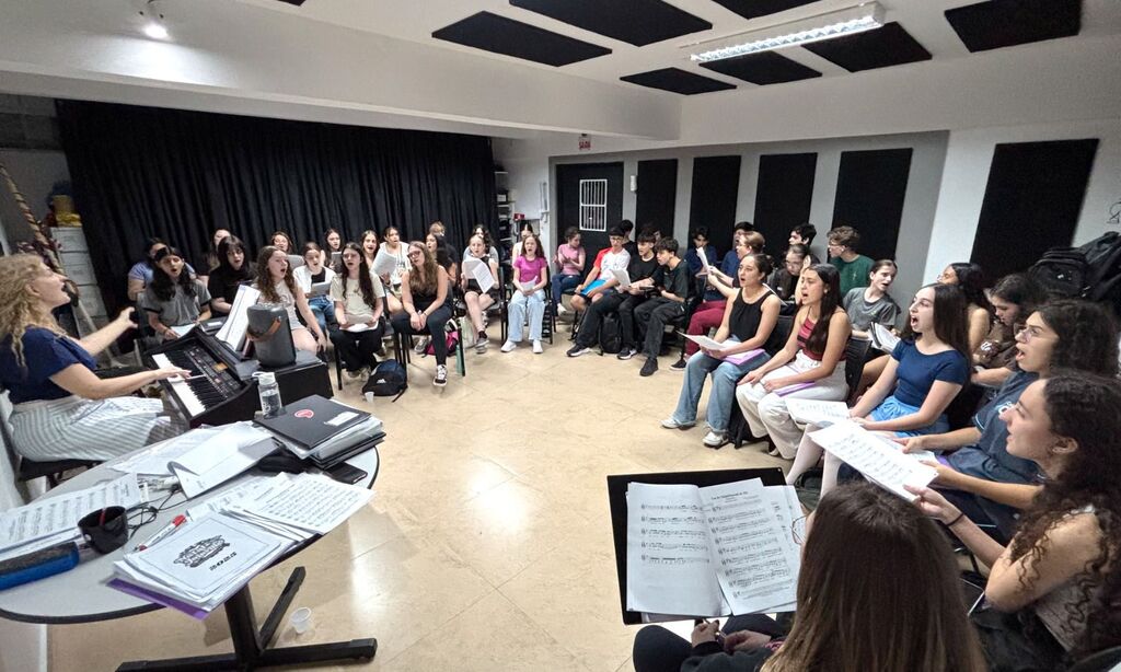 Artistas se preparam para o espetáculo de abertura do Natal de Joinville, que terá dança, música, artes cênicas e efeitos especiais