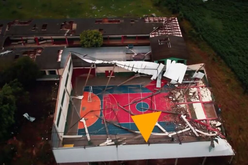 Foto: Rádio Fronteira/ND Mais - Tornado em SC deixou rastro de destruição em Xanxerê, Dionísio Cerqueira e Faxinal dos Guedes