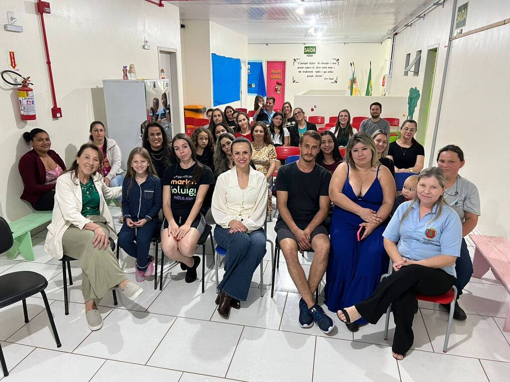 A Escola Reunidas Cyríaco Felício de Souza da Localidade do Km06, em Três Barras, passou por uma grande reforma