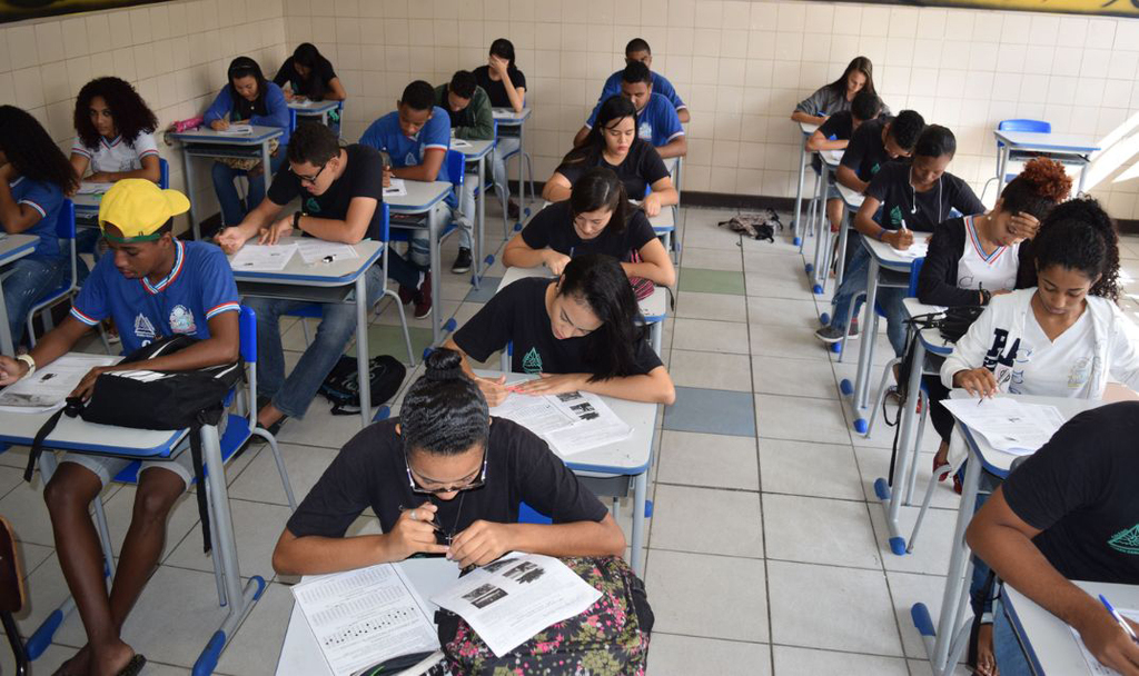 Primeiro dia de provas mobiliza oito escolas e mais de 3,5 mil candidatos em Uruguaiana