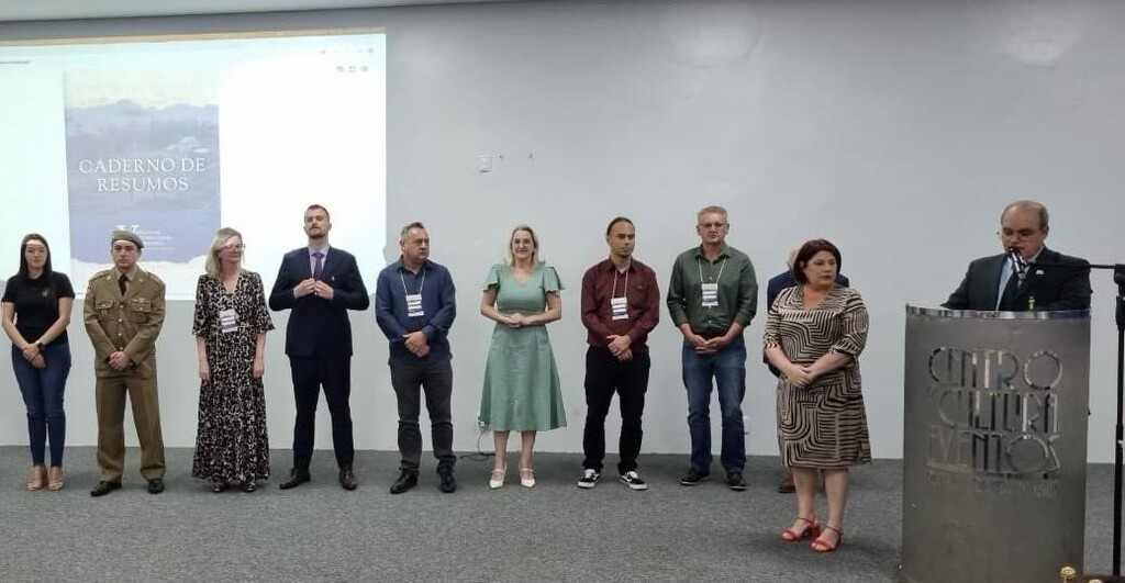 Museu Histórico de Pinhalzinho participa de Encontro Internacional de História em Chapecó