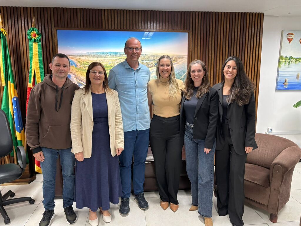 PREFEITO DELCI DIMER ANUNCIA ACORDO HISTÓRICO COM PROFESSORES APOSENTADOS DE TORRES