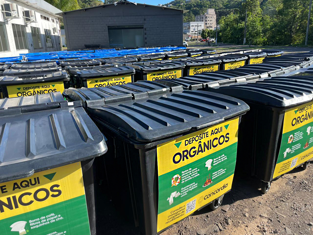 CONCÓRDIA | Prefeitura adquire novos contentores e lixeiras