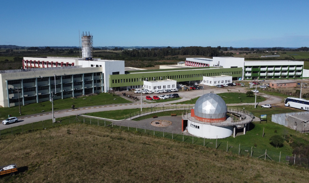 Unipampa abre concurso com 66 vagas e salários de até R$ 4,9 mil