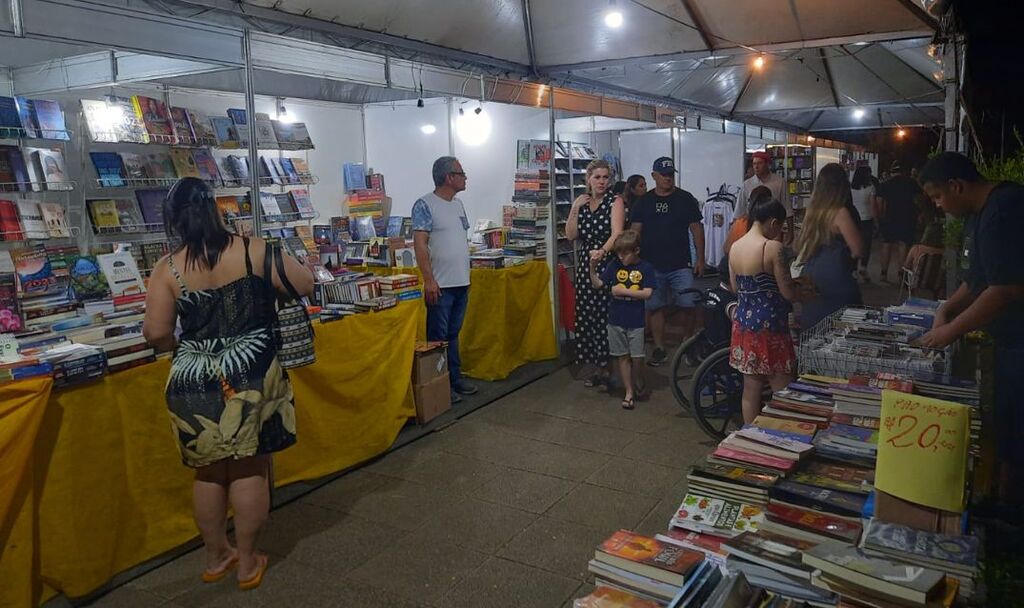Empreendedores podem se credenciar para atuar na Feira do Livro