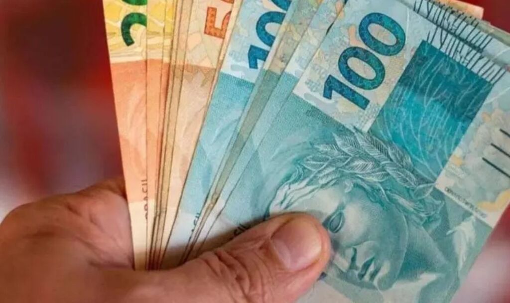 Primeira parcela do 13º deve ser paga até 28 de novembro