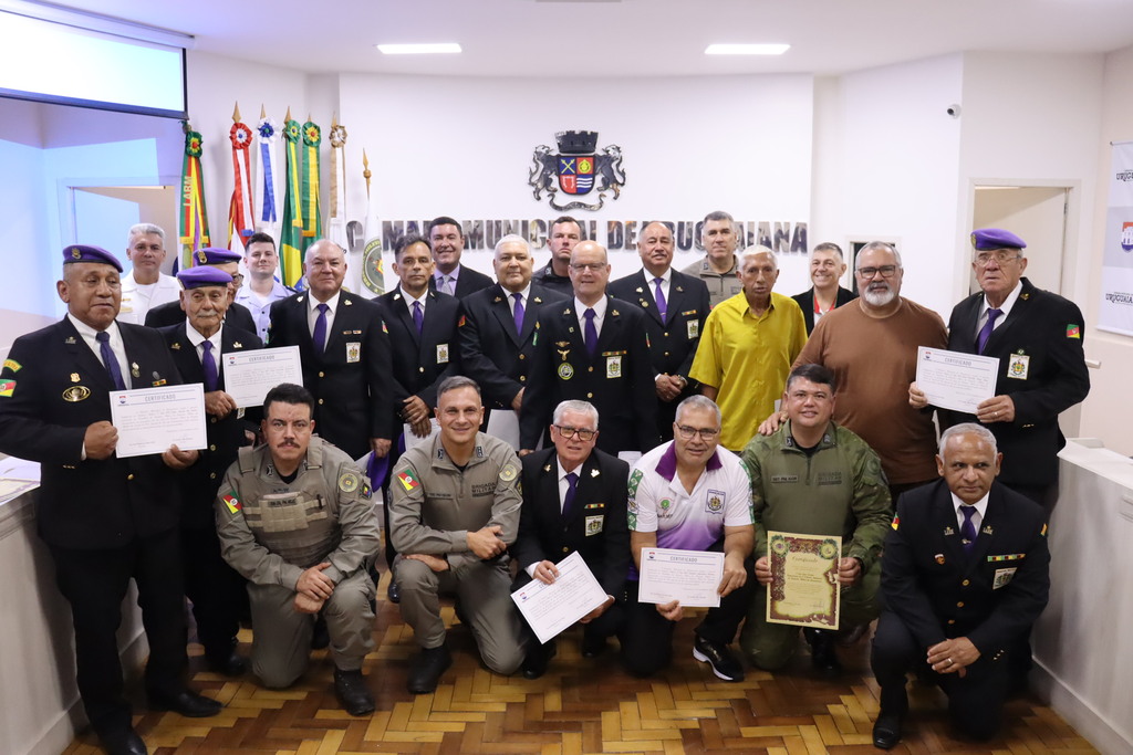 Homenagem aos 188 anos da Brigada Militar e aos 44 anos da Reserva Altiva é feita pela Câmara