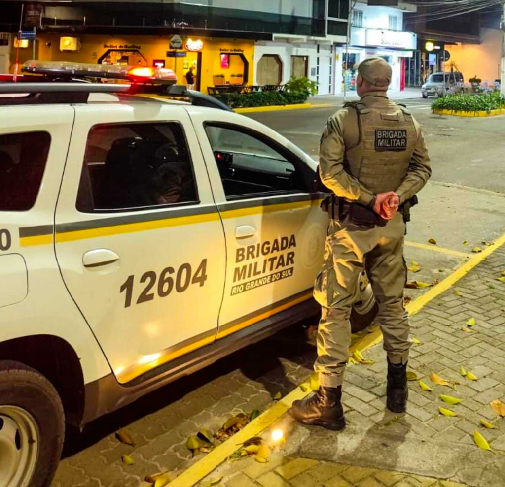 BM PRENDE EM TORRES FORAGIDO COM VASTA FICHA CRIMINAL