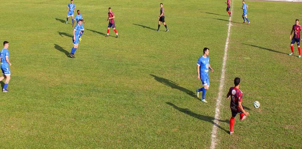 VILA CONCEIÇÃO CONFIRMA O FAVORITISMO E VENCE A CATARINA NO JOGO DE IDA DA SEMIFINAL DO MUNICIPAL DE FUTEBOL 2025
