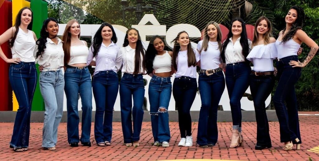 Sábado, 15, todos os caminhos nos levam para o Desfile de escolha da Rainha e Princesas da Expo Três Barras 2026.