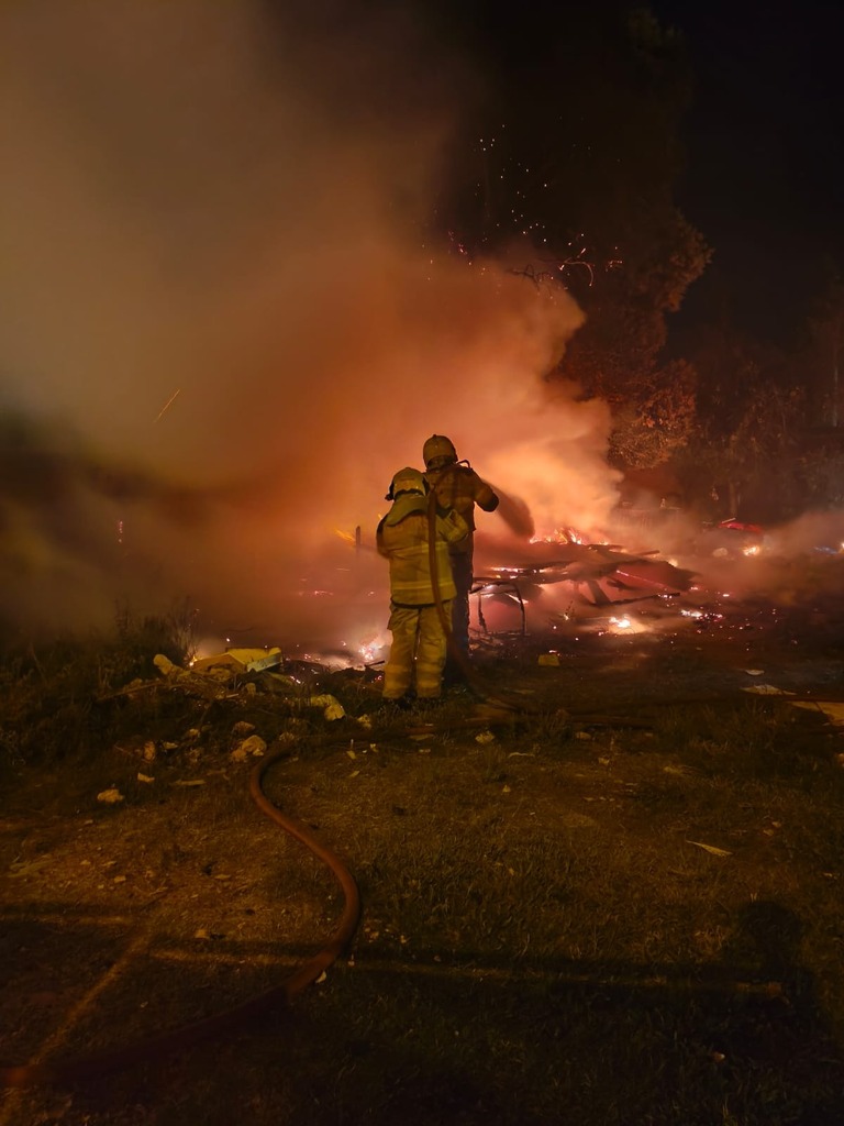 Fogo destrói casa no bairro Proficar