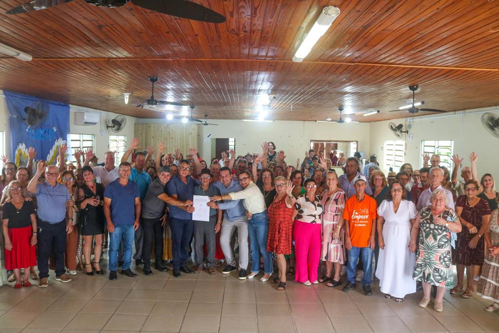 PREFEITO ALEX BIANCHIN ASSINA ORDEM DE SERVIÇO PARA REVITALIZAÇÃO DA SEDE DA TERCEIRA IDADE ALEGRIA