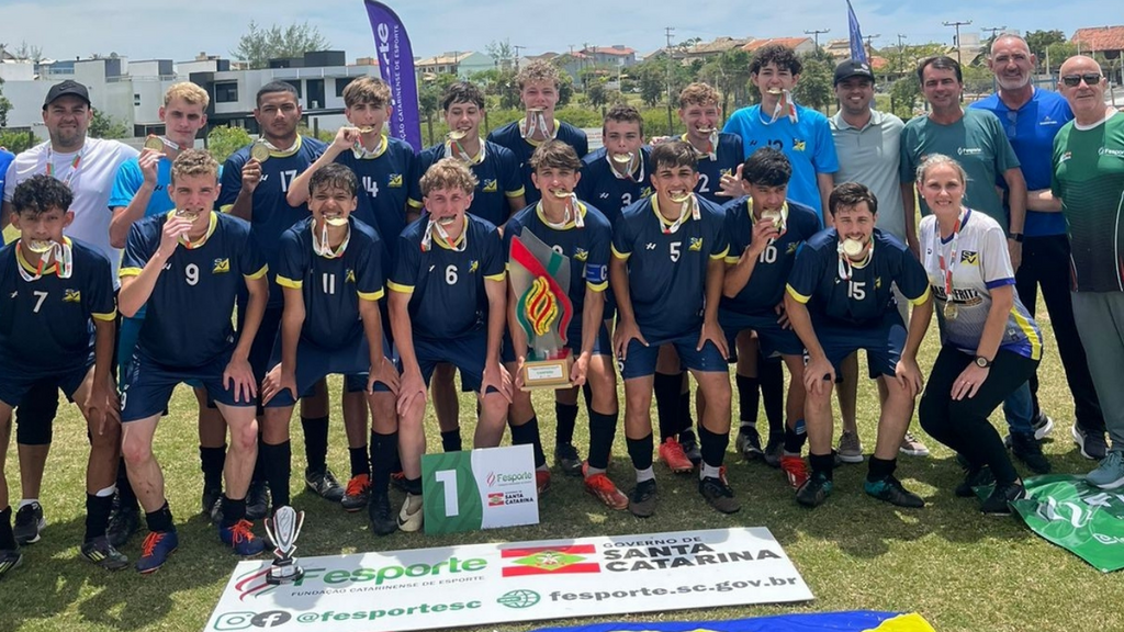 Foto: Divulgação/ Fesporte SC - Jaraguá do Sul e Itapiranga conquistam títulos no Catarinense Escolar de Futebol em Garopaba