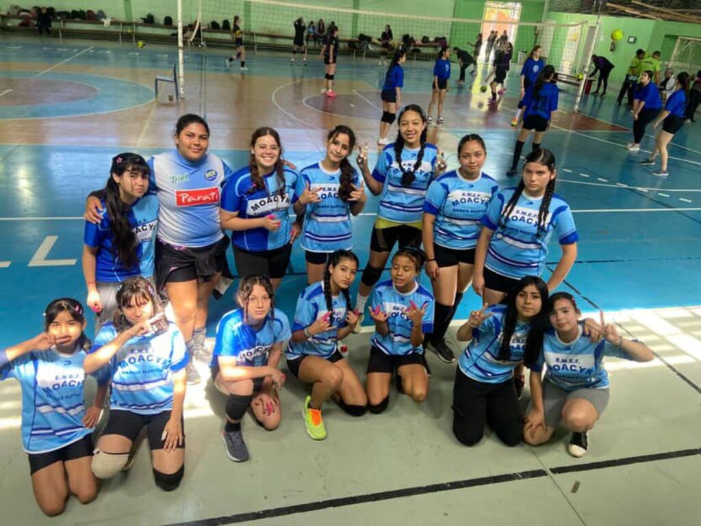 Vôlei mirim da Moacyr Ramos Martins garante vaga no regional do Jergs