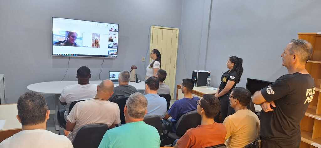 Feira do Livro Prisional incentiva leitura entre detentos da Modulada