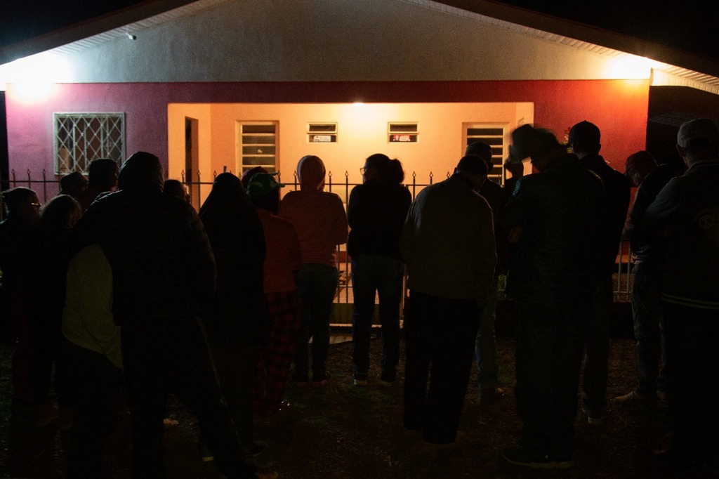 Rede de Sabedoria realiza encontro com recomendação das almas, literatura e tambor