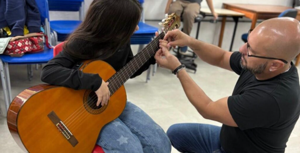 Escola de Música Villa-Lobos abre processo seletivo para cursos de instrumento e canto