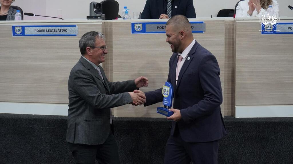Associação de Aposentados recebe homenagem do Legislativo