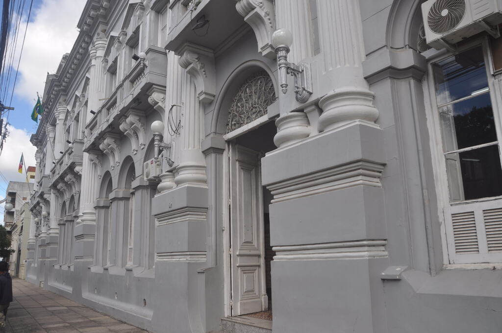 Levantamento aponta que municípios gaúchos enfrentam desafios fiscais