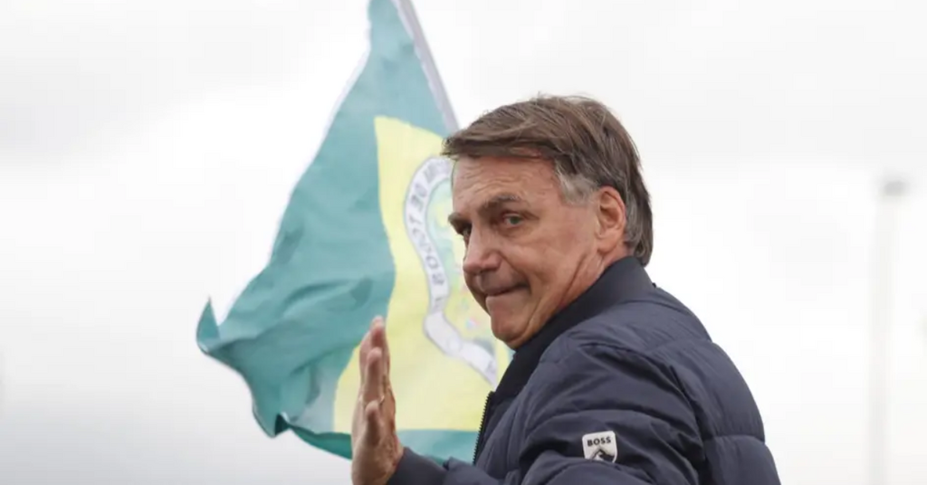Jair Bolsonaro é preso após decisão do STF que determinou prisão preventiva
