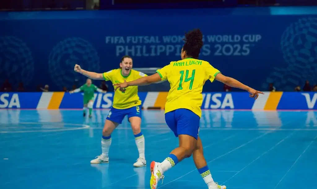 Brasil goleia Irã na estreia da Copa do Mundo de futsal feminino