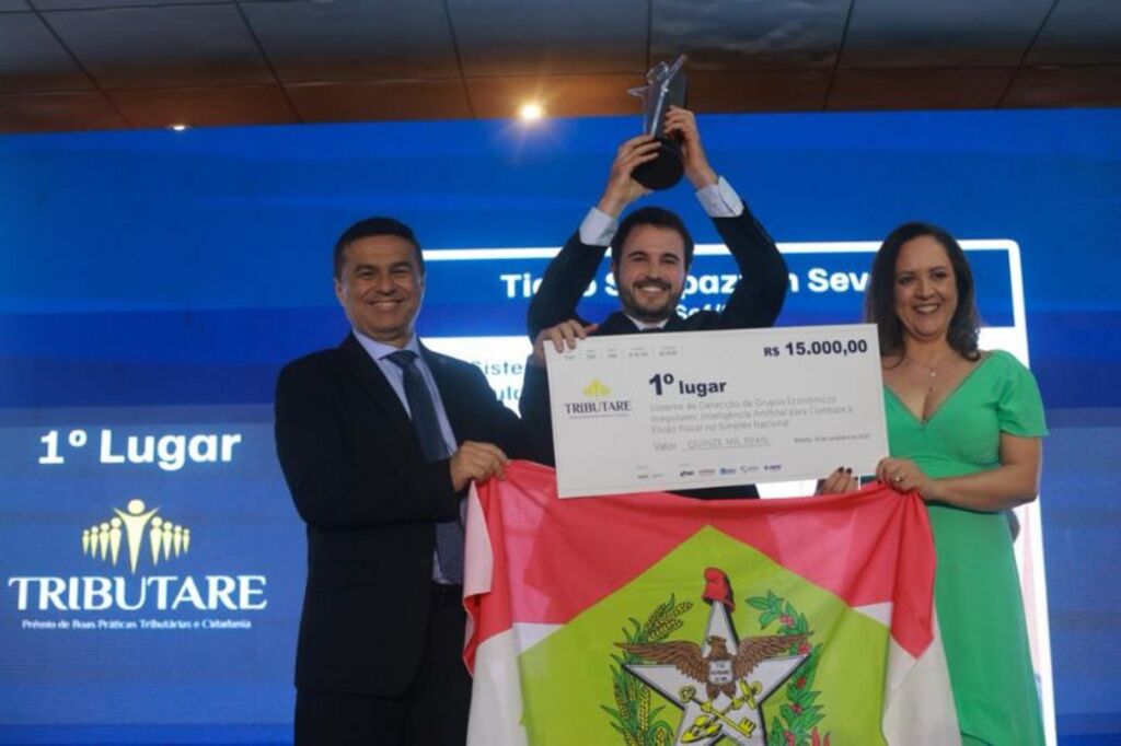 Auditor Fiscal de SC conquista primeiro lugar no Prêmio Tributare 2025
