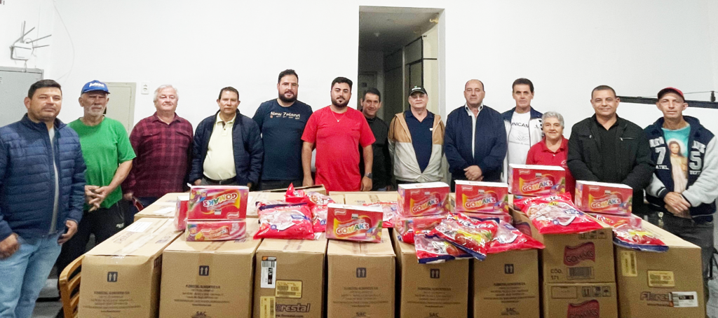 Prefeitura de Campos novos entrega doces à UNICAMPO para ações de Natal nos bairros