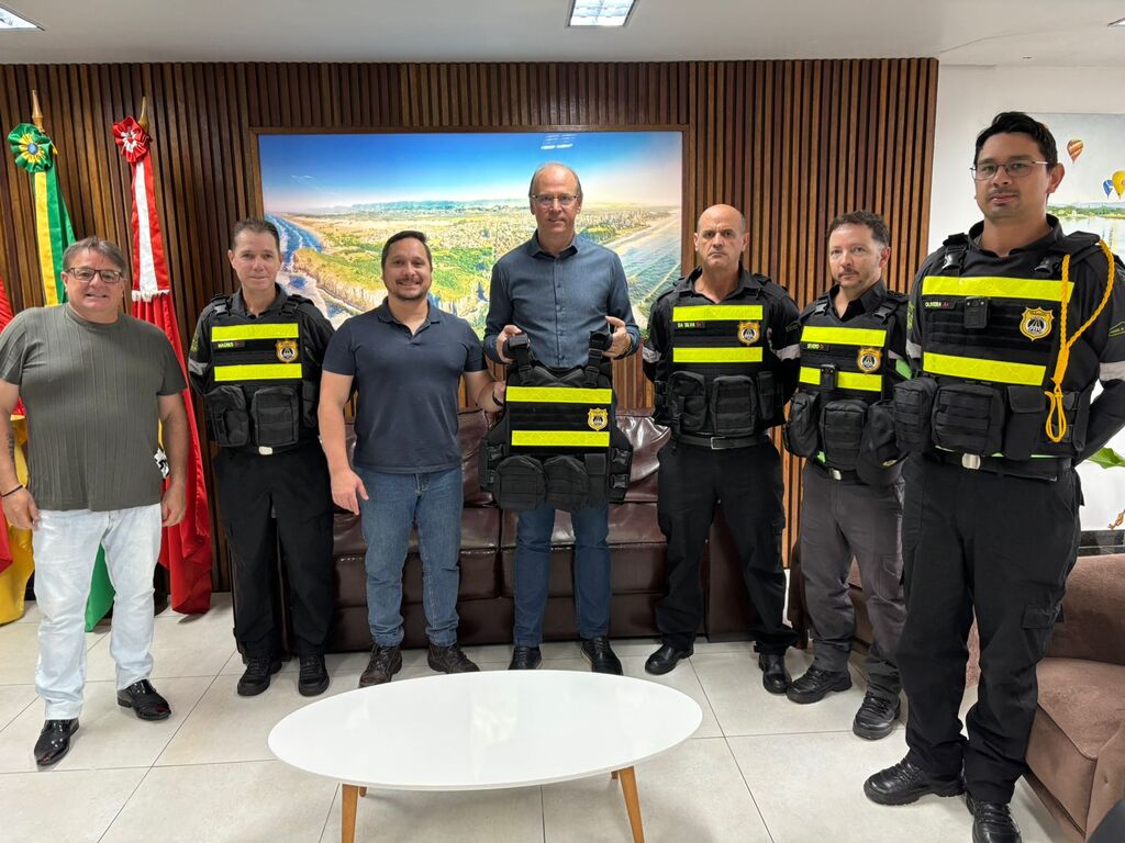 AGENTES DE TRÂNSITO DE TORRES PASSAM A CONTAR COM CÂMERAS CORPORAIS E COLETES À PROVA DE BALAS