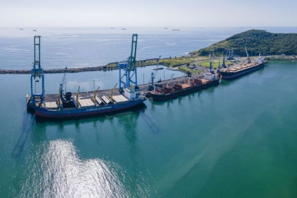 Porto de Imbituba registra recorde em outubro e cresce 15% em movimentação de cargas em 2025