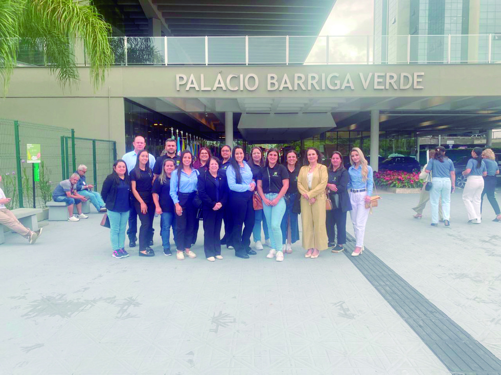 Alesc celebra 20 anos da Lei das Apaes e presta homenagens às instituições e lideranças do movimento