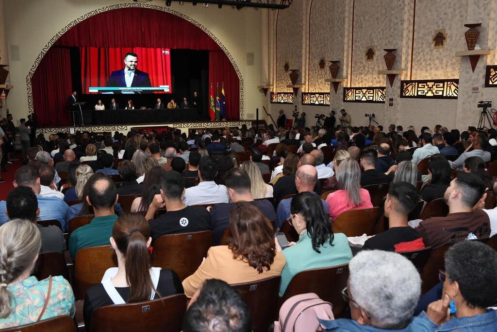 ALESC CELEBRA OS 259 ANOS DE LAGES EM SESSÃO LOTADA NO MARAJOARA