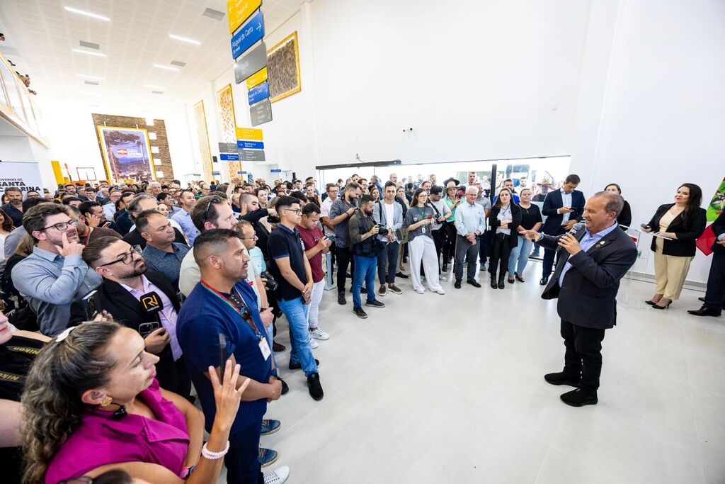 Governador recebe voo inaugural da Gol em Correia Pinto e inaugura reforma do terminal de passageiros do Aeroporto da Serra Catarinense