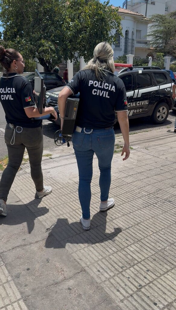 Acusado de divulgar vídeo com conteúdo íntimo é preso