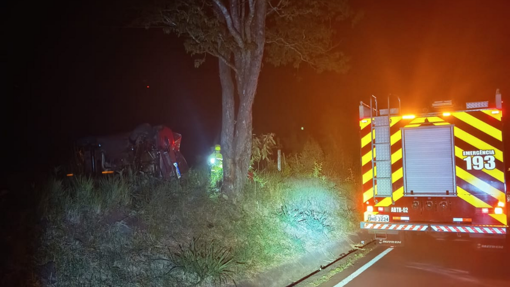 Condutora fica ferida em capotamento em Guaraciaba