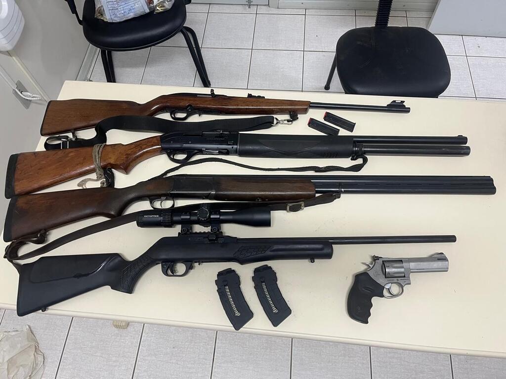 Briga familiar por disputa patrimonial termina com cinco armas apreendidas em Água Doce