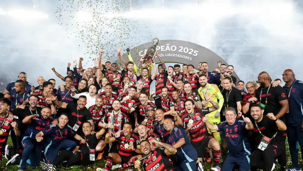 Flamengo vence Palmeiras e se torna o primeiro tetracampeão da Libertadores