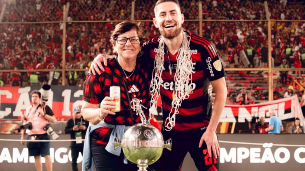 Foto: Reprodução/ Redes Sociais - Flamengo conquista a Libertadores, Brasil iguala Argentina, e imbitubense Jorginho Frello faz história