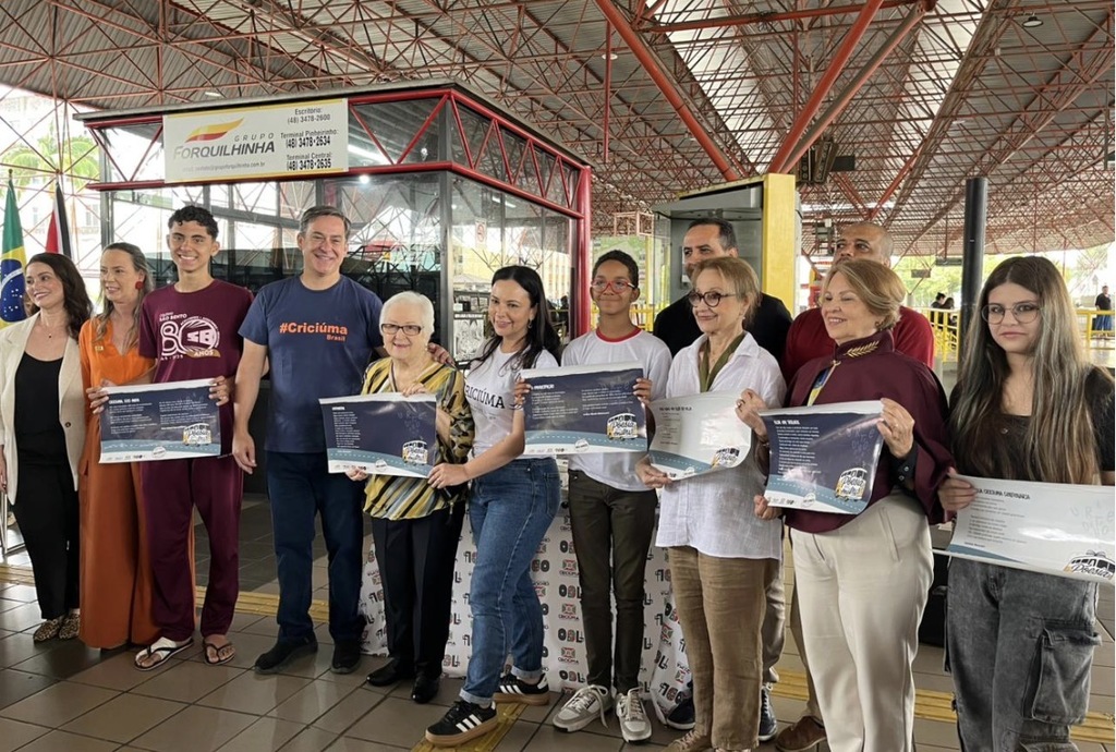 Governo de Criciúma realiza lançamento da quarta edição do projeto A Poesia Vai de Ônibus