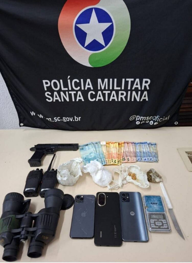 Dois são presos e um menor apreendido por tráfico na Vila União em Concórdia