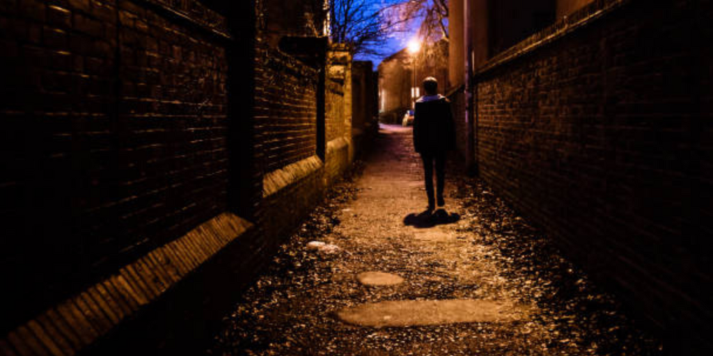 Nove em cada dez mulheres já sofreram violência em deslocamentos noturnos