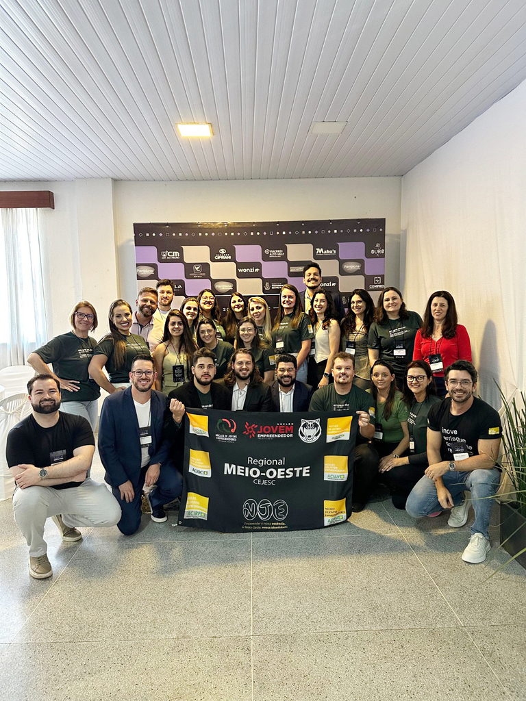 Núcleo de Jovens Empreendedores da ACIRP marca presença na 206ª AGE em Presidente Getúlio e passa a compor a nova Diretoria do CEJESC