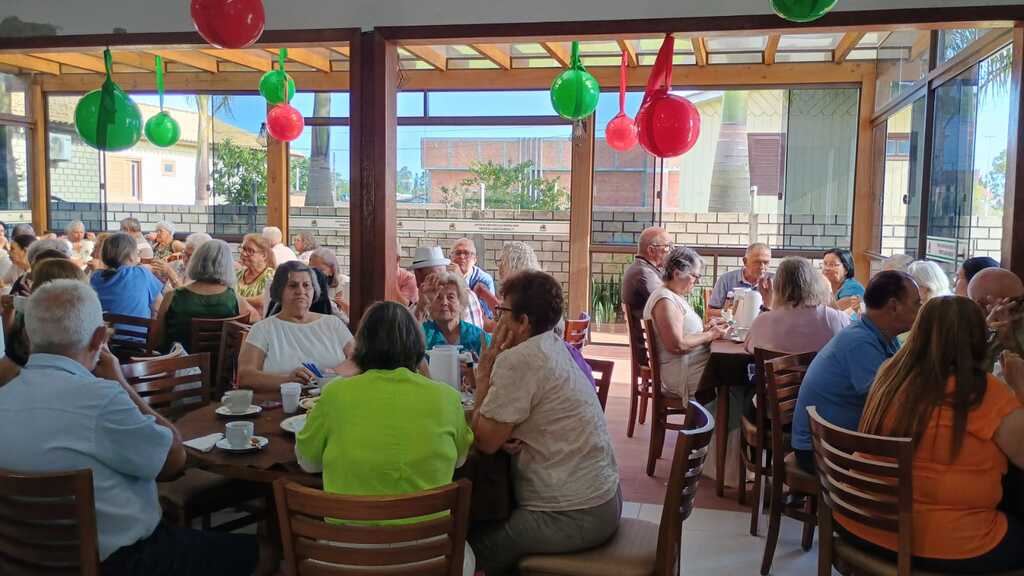 Maracajá encerra atividades/2025 do grupo da Terceira Idade com tarde festiva