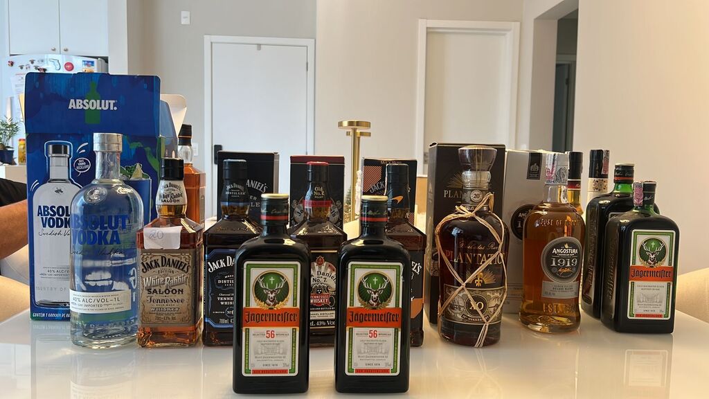 Polícia Civil deflagra operação que investiga venda de bebidas falsificadas pela internet em SC