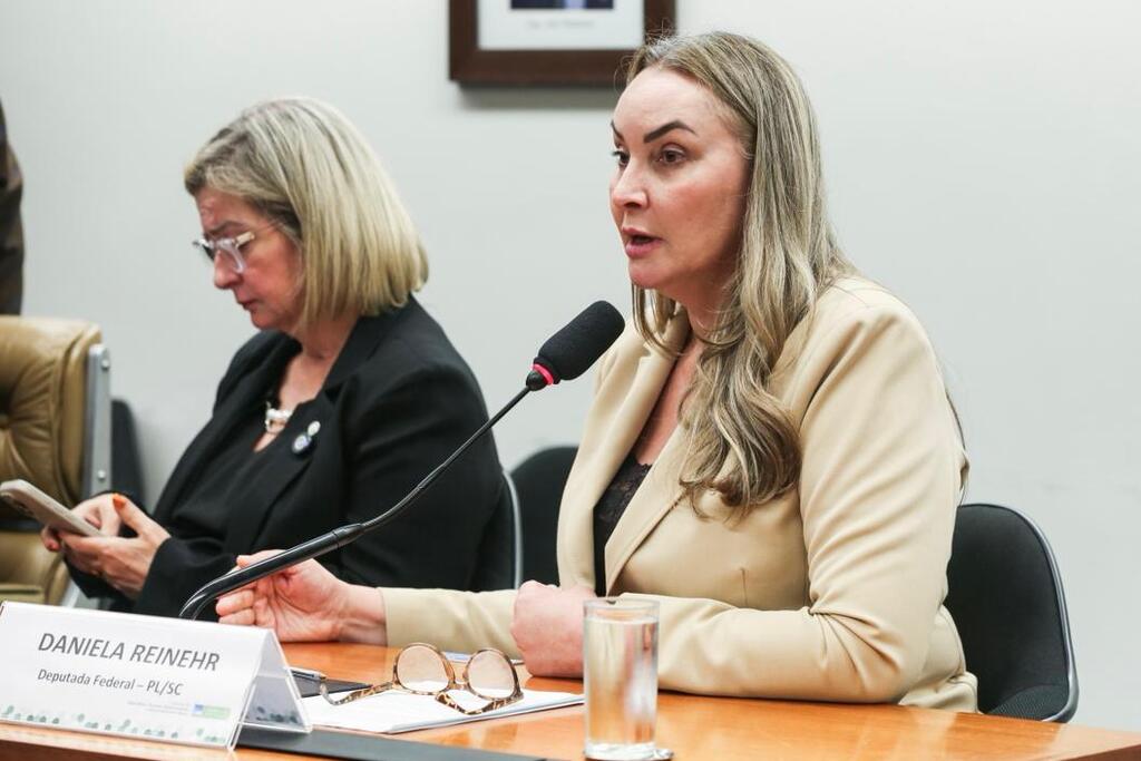 Deputada Daniela protocola urgência para levar PL do leite reconstituído direto ao plenário