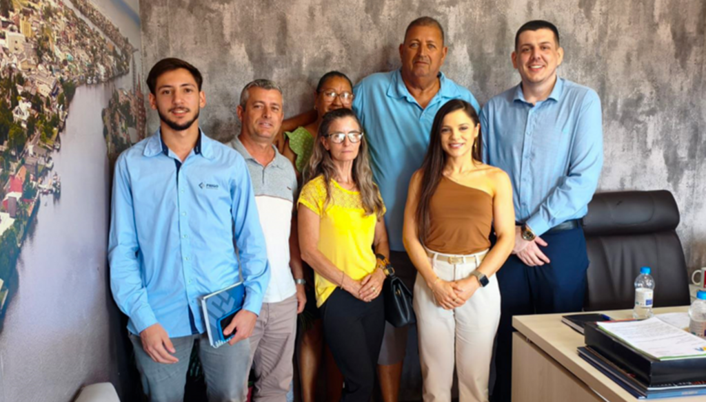 PREFEITURA DE PASSO DE TORRES ATENDE ASSOCIAÇÃO DE MORADORES E EMPRESA PARA REGULARIZAÇÃO FUNDIÁRIA