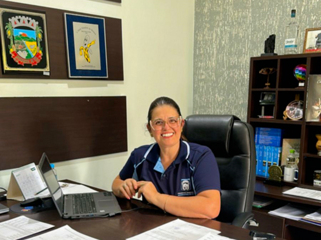 VICE-PREFEITA LEONI FELICIDADE CARLOS TOMA POSSE COMO PREFEITA DE MORRINHOS DO SUL POR 15 DIAS