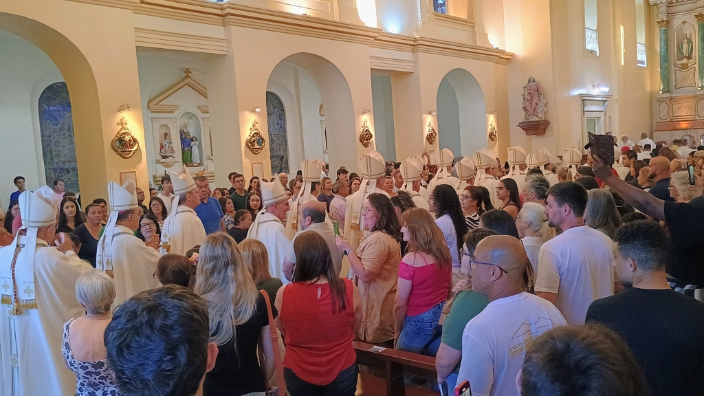 Bispos se reúnem para tratar dos desafios atuais da Igreja